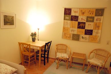 Sitzgruppe im Zimmer IGEDO